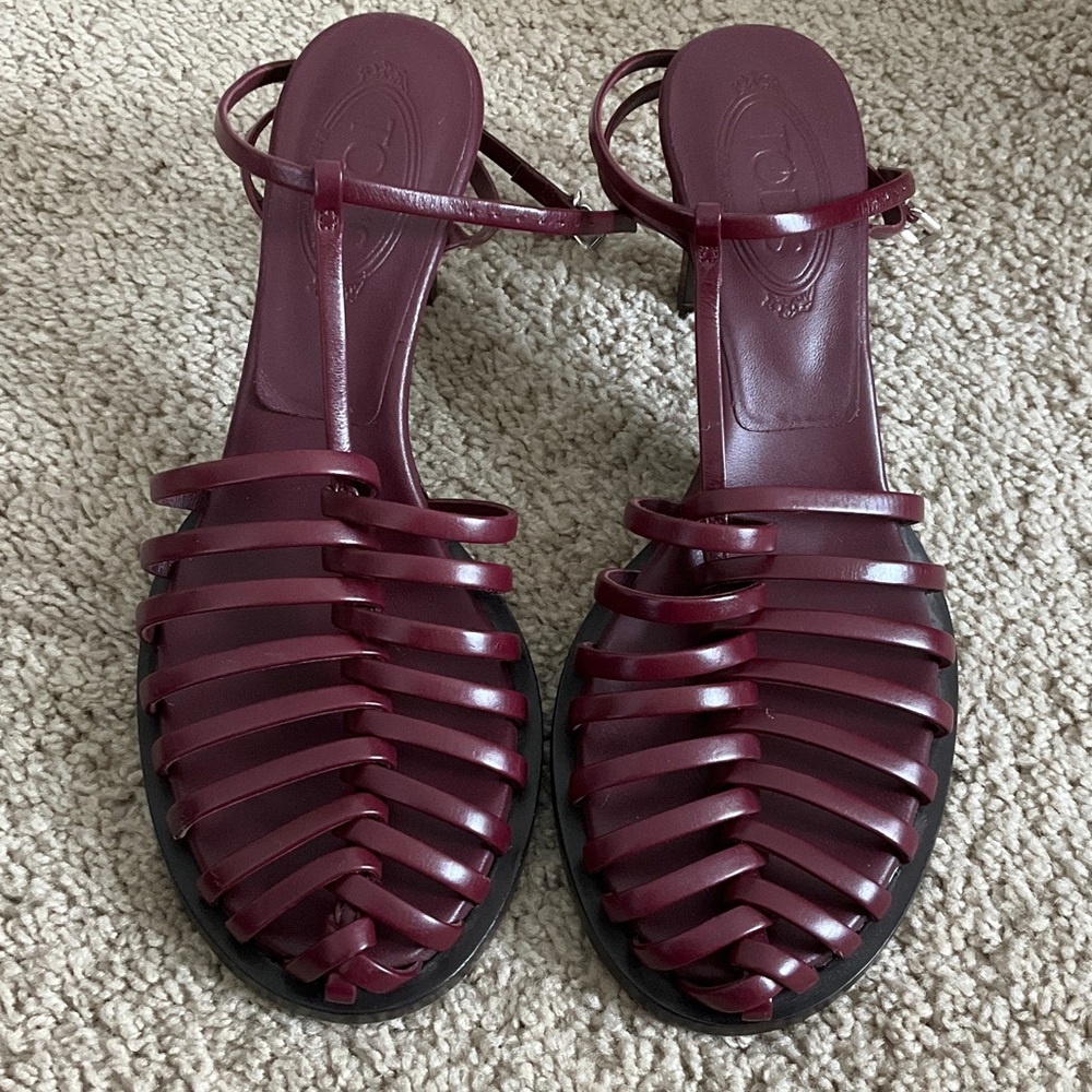 Tod's Women's Strappy Sandals in Burgundy - Picture 3 of 8